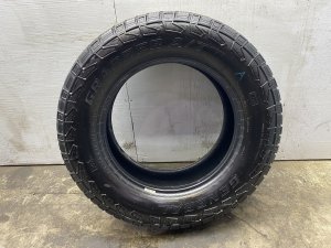 2001-2015 Mitsubishi Montero General Grabber A/T 275/60R18 Tire (Used OEM)