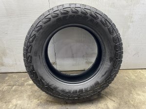 2004 Ford F-150 General Grabber A/T 275/60R18 Tire (Used OEM)