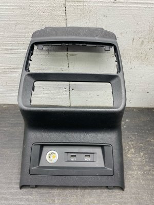 2020-2025 Audi Q7 Temperature Control Module with USB Port and Trim Panel - Rear (Used OEM)