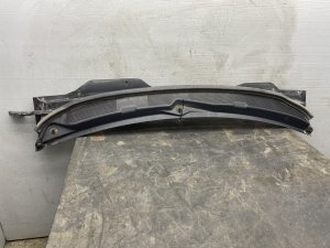 2022-2024 Jeep Wagoneer Windshield Wiper Cowl Cover Panel - Front (Used OEM)