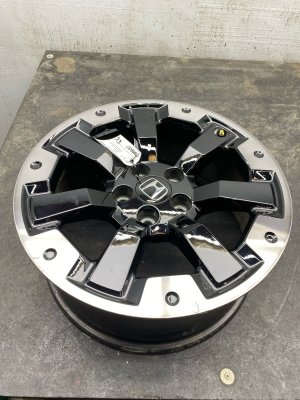 2022-2026 Honda Passport 18x8 7-Spoke Machined Face Alloy Wheel (Used OEM)
