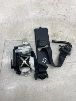 2012-2015 Mercedes-Benz ML350 Black Seat Belt Assembly with Pretensioner - Front (Used OEM)