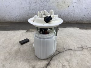 2013-2016 Mercedes-Benz GL550 Tank-Mounted Fuel Pump Assembly (Used OEM)