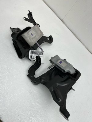 2023-2025 Toyota Prius Engine Frame Mount Set - Front (Used OEM)