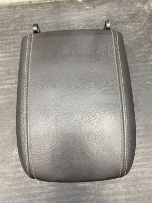 2023-2025 GMC CANYON Jet Black Center Console Storage Compartment Armrest Lid - Front (Used OEM)