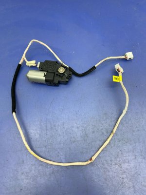 2021-2025 Kia Sorento Panoramic Sunroof Shade Roller Motor - Left (Driver) (Used OEM)