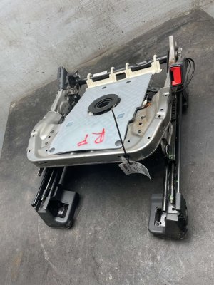 2018-2024 Lincoln Navigator Lower Seat Track Assembly - Front (Used OEM)