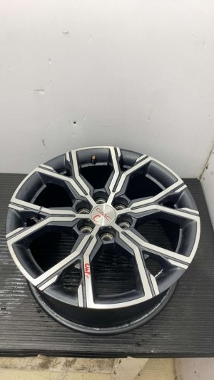 2024-2025 GMC Acadia 18x8 6 Y-Spoke Machined Charcoal Alloy Wheel (Used OEM)