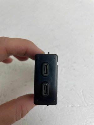 2024-2026 Chevrolet Equinox EV Center Console Dual USB Charging Port (Used OEM)