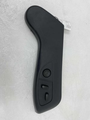 2025 Buick Enclave 8-Way Power Seat Switch with Trim - Front (Used OEM)