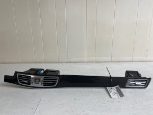2015-2016 Mercedes-Benz CLS63 AMG Center Dashboard Trim Molding with Vents (Used OEM)