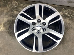 2022-2024 Ford Expedition Silver Slotted Spoke Machined Charcoal Alloy Wheel (Used OEM)