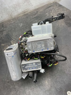 2024-2025 Tesla Y Supermanifold Refrigerant Chiller Assembly (Used OEM)