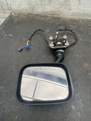 2003-2006 Chevrolet Avalanche 1500 Black Power Heated Door/Side View Mirror - Front, Right (Passenger) (Used OEM)