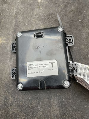 2024-2026 Tesla 3 USB and Aux Hub Control Module (Used OEM)