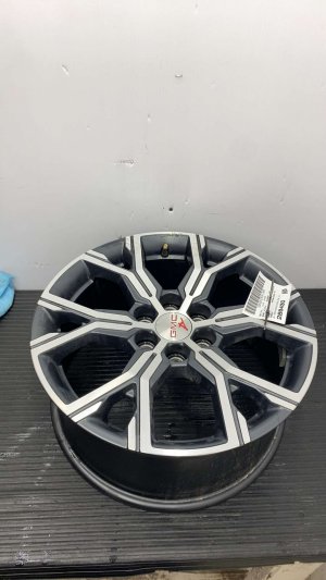 2024-2025 GMC Acadia 18x8 6 Y-Spoke Machined Charcoal Alloy Wheel (Used OEM)