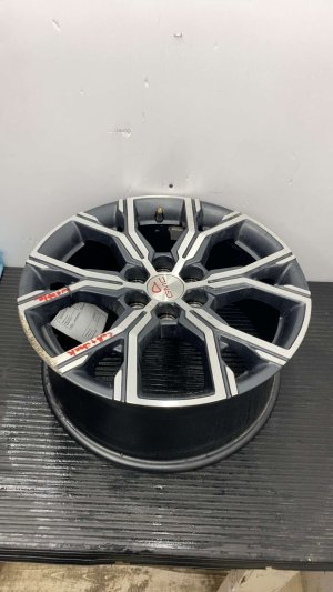 2024-2025 GMC Acadia 18x8 6 Y-Spoke Machined Charcoal Alloy Wheel (Used OEM)