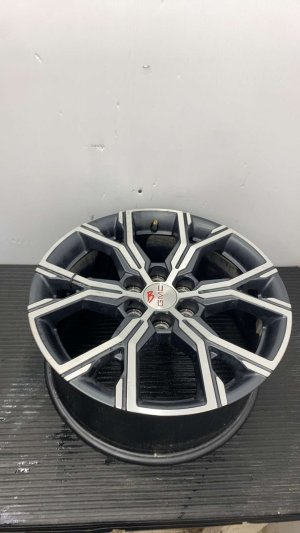 2024-2025 GMC Acadia 18x8 6 Y-Spoke Machined Charcoal Alloy Wheel (Used OEM)