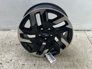 2025 Subaru Forester Gray 18x7 5-Spoke Machined Charcoal Alloy Wheel (Used OEM)