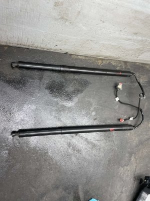 2018-2024 Lincoln Navigator Power Liftgate Motor Strut Actuator Set - Rear (Used OEM)