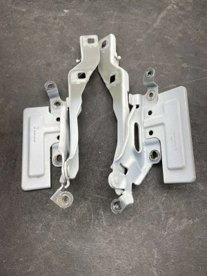 2018-2024 Lincoln Navigator Hood Hinge Set - Front, Right (Passenger) (Used OEM)
