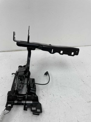 2024-2026 BMW 530i Headlight Mounting Bracket - Left (Driver) (Used OEM)