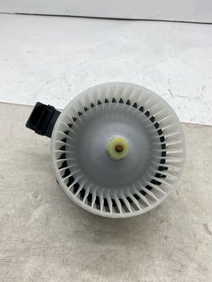 2024-2025 Subaru Crosstrek HVAC Blower Motor - Front (Used OEM)