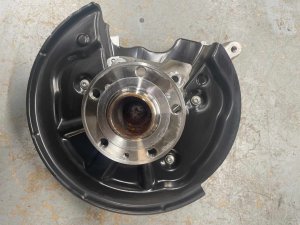 2025-2026 Volkswagen Tiguan Spindle Knuckle Hub Assembly - Rear, Right (Passenger) (Used OEM)