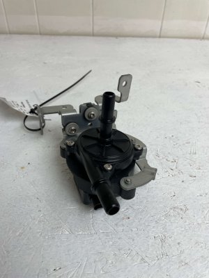 2025-2026 Volkswagen Tiguan Auxiliary Engine Coolant Water Pump (Used OEM)