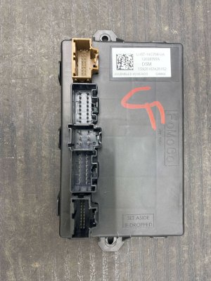2020-2023 Ford Explorer Seat Memory Control Module - Front (Used OEM)