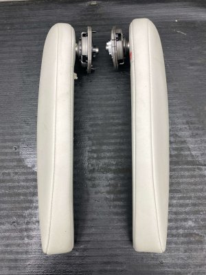 2023-2025 Kia Telluride Gray 2nd Row Captain Seat Armrest Set - Right (Passenger) (Used OEM)