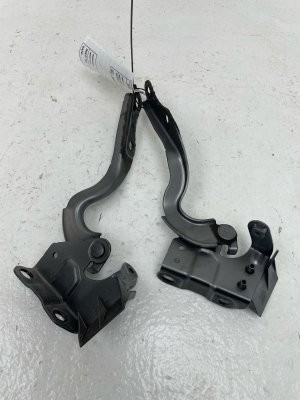 2023-2025 Subaru Solterra Hood Hinge Set - Right (Passenger) (Used OEM)