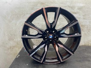 2019-2022 BMW X7 Black 22x9.5 V-Spoke Alloy Wheel (Used OEM)