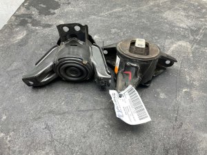 2020-2025 Kia Telluride Engine Frame Motor Mount Set (Used OEM)