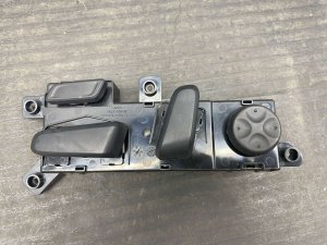 2023-2025 Kia Telluride Power Seat Adjustment Switch - Front (Used OEM)