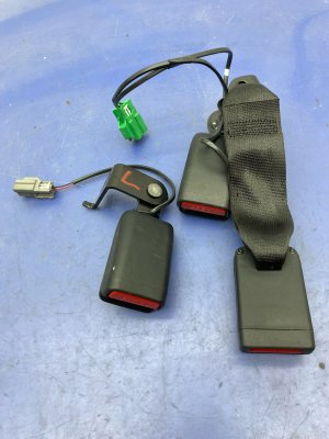 Tesla Model 3 Black Seat Belt Buckle Set - Rear, Right (Passenger) (Used OEM)