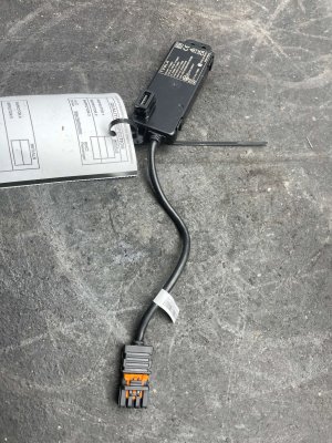 2024-2026 Tesla 3 Bluetooth and USB Control Module - Front (Used OEM)