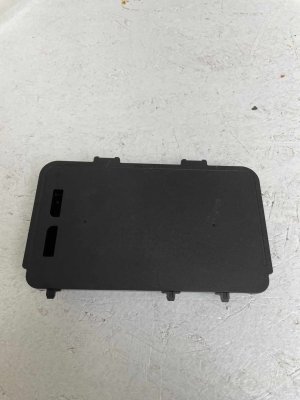 2024-2025 Volkswagen Jetta Wireless Phone Charging Pad Module (Used OEM)