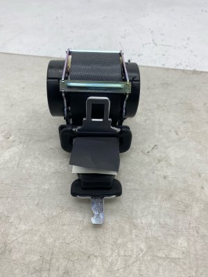 2025-2026 Subaru Forester Center Seat Belt Assembly - Rear, Right (Passenger) (Used OEM)