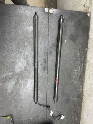 2022-2025 Acura MDX Power Tailgate Lift Motor Strut Set - Rear (Used OEM)