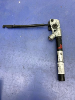  Tesla Model 3 Seat Belt Assembly with Pretensioner - Front (Used OEM)