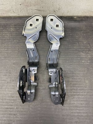  Tesla Model 3 Active Hood Hinge Assembly Set - Front, Right (Passenger) (Used OEM)