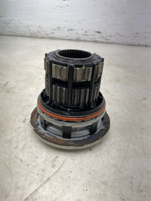 2011-2025 Ford F-550 Super Duty Black 4x4 Automatic Wheel Locking Hub - Front (Used OEM)