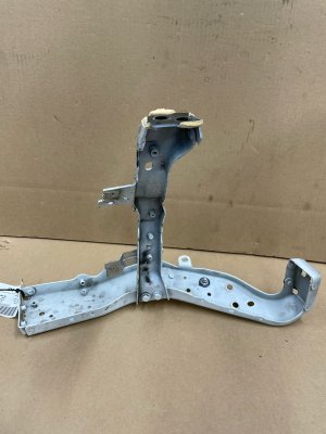 2019-2025 Audi A8 Fender Mount Support Bracket - Front (Used OEM)