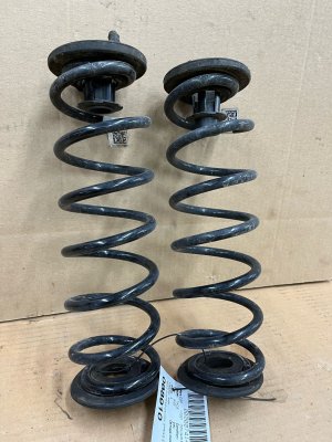 2022-2025 Volkswagen Taos Suspension Coil Spring - Rear (Used OEM)