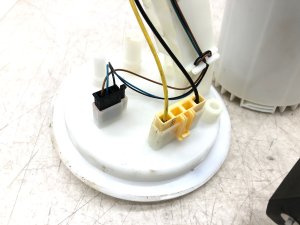 2017-2021 Porsche 718 Boxster Beige Tank Mounted Fuel Pump Assembly with Level Sensor (Used OEM)
