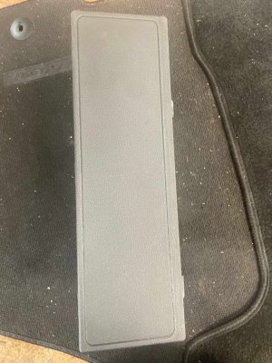 2019-2024 Audi A8 Knee Air Bag (Used OEM)
