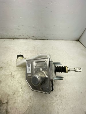 2024-2025 Lincoln Nautilus Power Brake Booster with Reservoir Assembly (Used OEM)