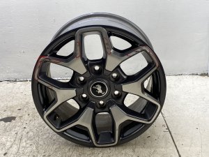 2021-2025 Ford Bronco 17-Inch Double Spoke Machined Charcoal Alloy Wheel (Used OEM)