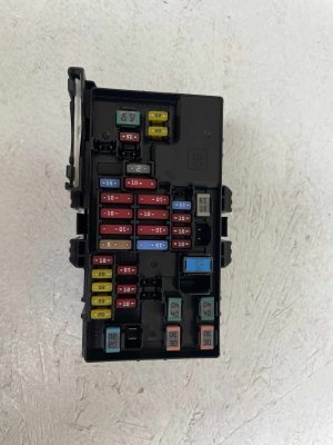 2024-2025 Buick Envision Under Dash Fuse Box Junction Block - Front (Used OEM)